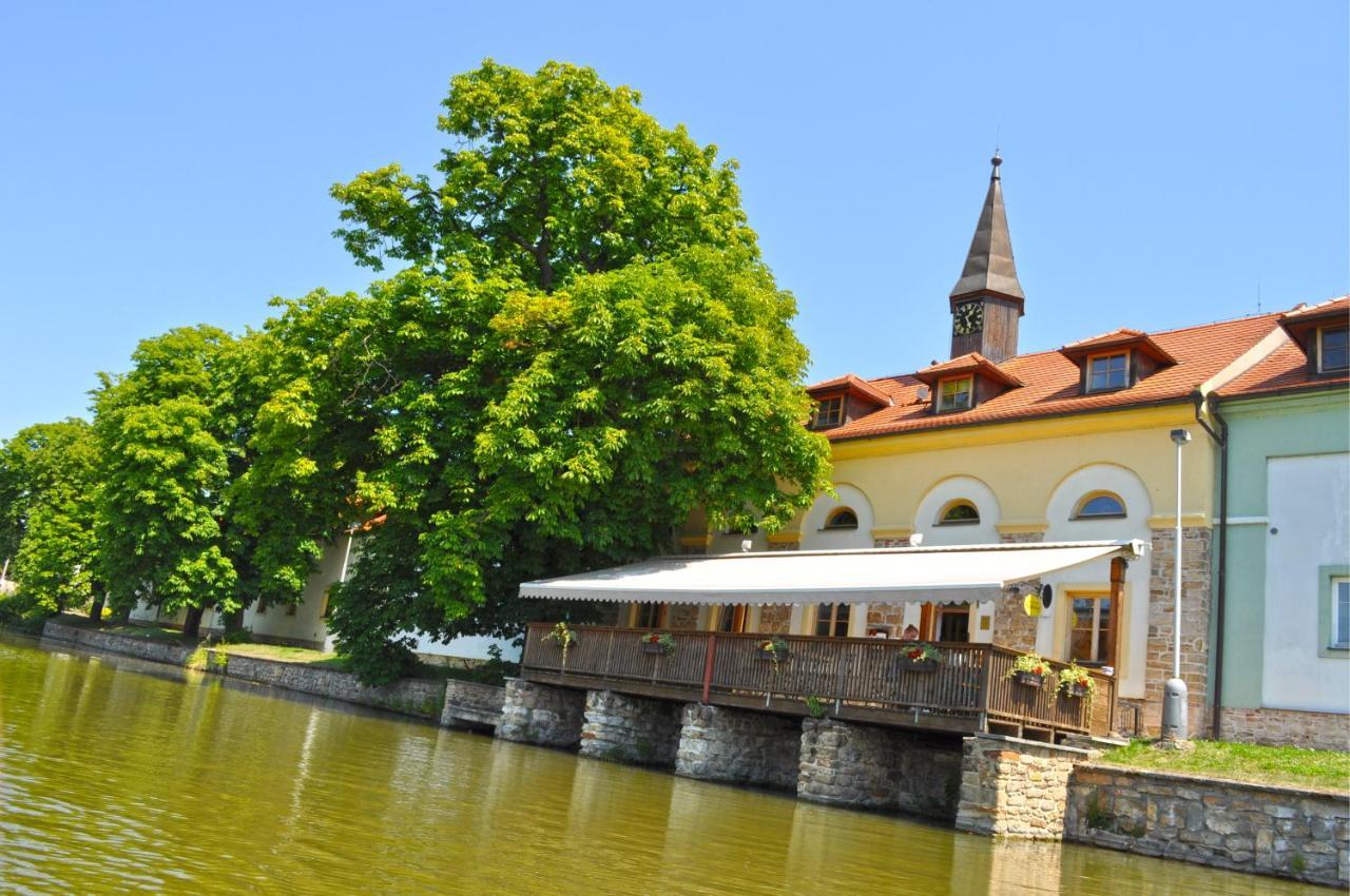 Hotel Certousy Prag Dış mekan fotoğraf